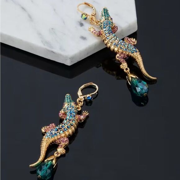 ✨ Heidi DAUS Elegant Gold and Blue Green Sparkling Crystal Lizard Earrings ✨ - Picture 8 of 8
